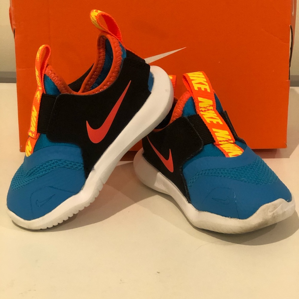 Toddlers NIKE flex runner shoes